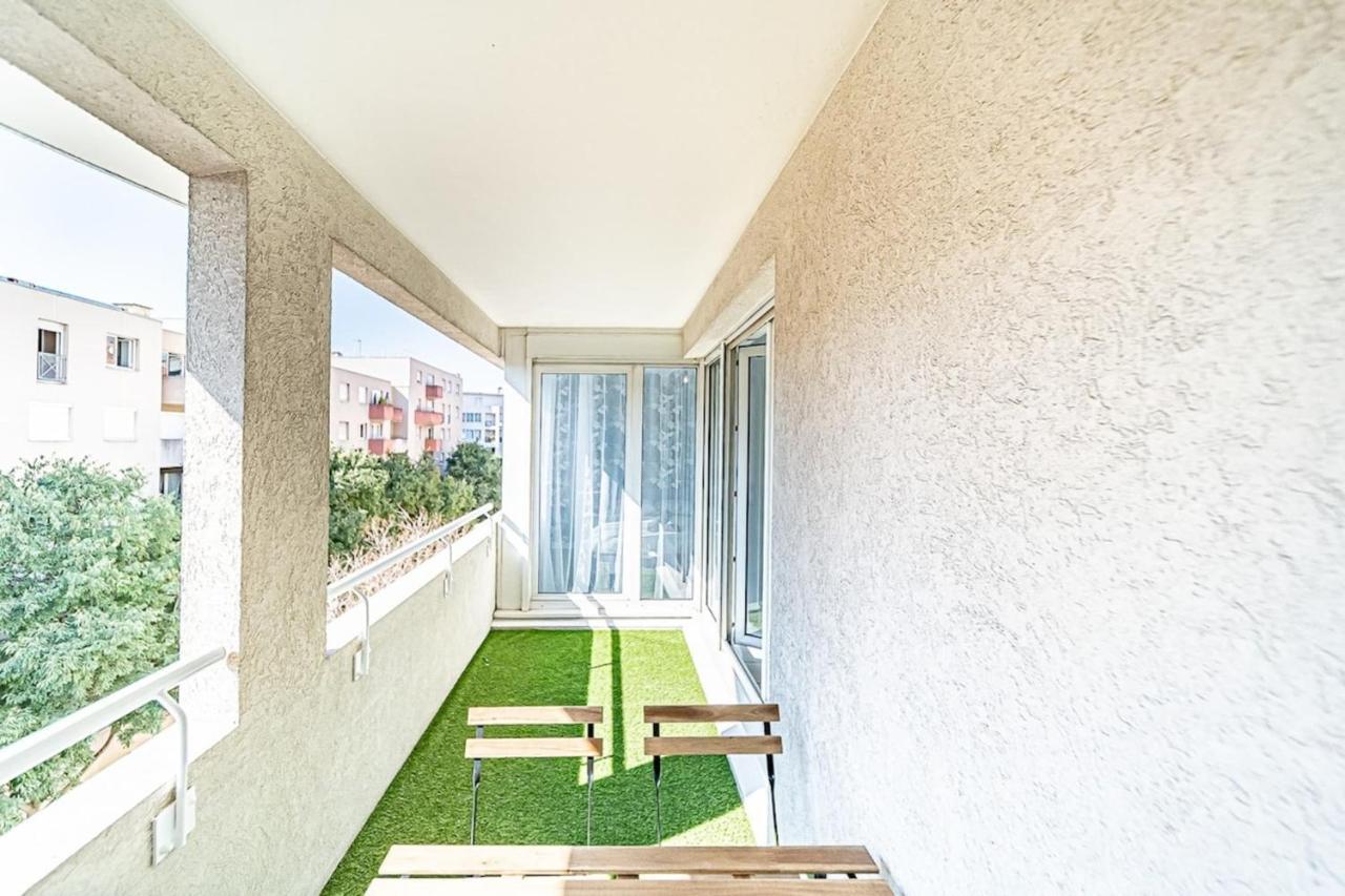 Appartement Cosy Avec Balcony And Garage-Charpennes Вильорбан Екстериор снимка