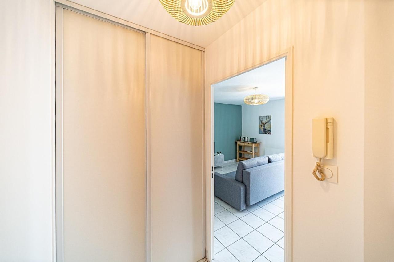 Appartement Cosy Avec Balcony And Garage-Charpennes Вильорбан Екстериор снимка