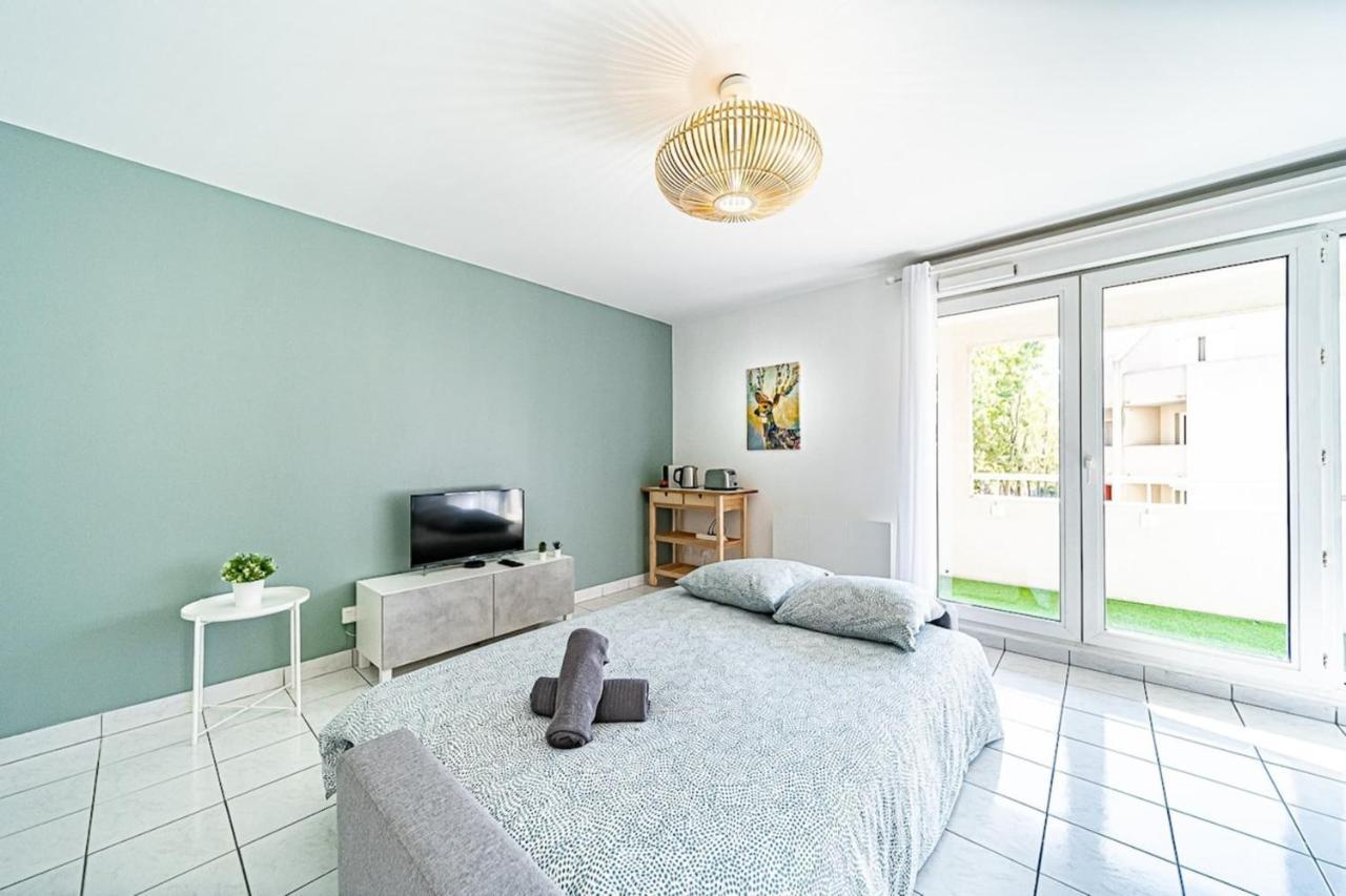 Appartement Cosy Avec Balcony And Garage-Charpennes Вильорбан Екстериор снимка