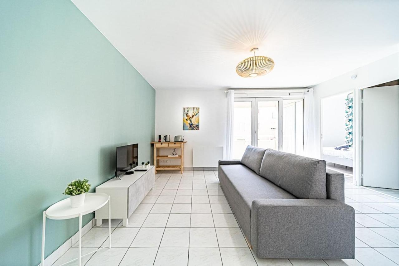 Appartement Cosy Avec Balcony And Garage-Charpennes Вильорбан Екстериор снимка
