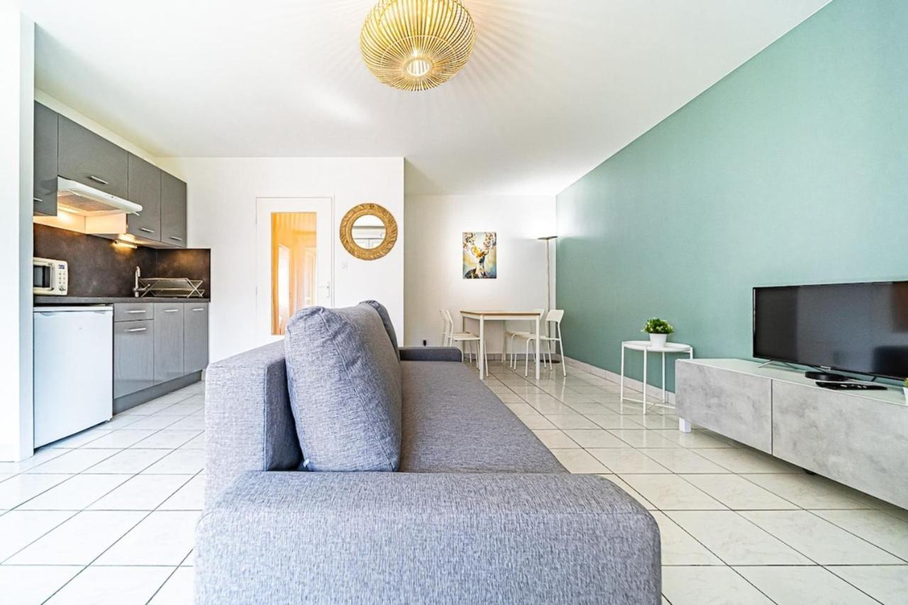 Appartement Cosy Avec Balcony And Garage-Charpennes Вильорбан Екстериор снимка