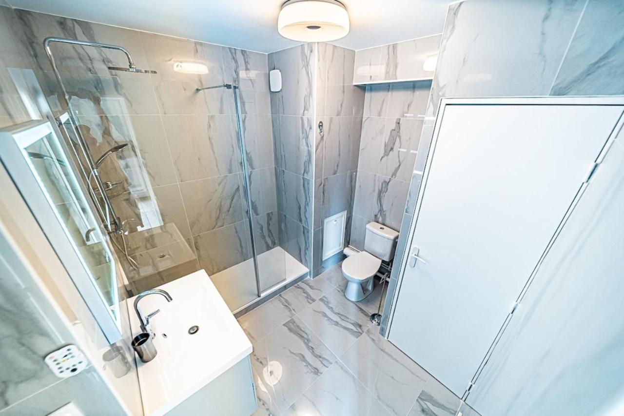 Appartement Cosy Avec Balcony And Garage-Charpennes Вильорбан Екстериор снимка