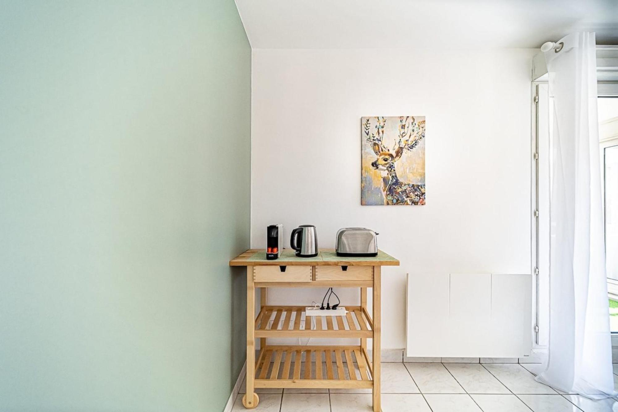 Appartement Cosy Avec Balcony And Garage-Charpennes Вильорбан Екстериор снимка